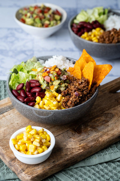 Backdrop „Graupensuppe“ – Weiß-blauer Fliesenoptik-Fotohintergrund - BACKDROP SHOP