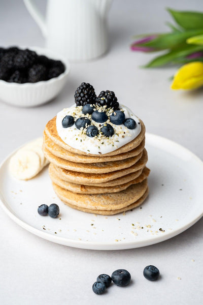 Foodfotografie Pancakes auf Backdrop „Tofu" – warmes Hellbeige als Hintergrund